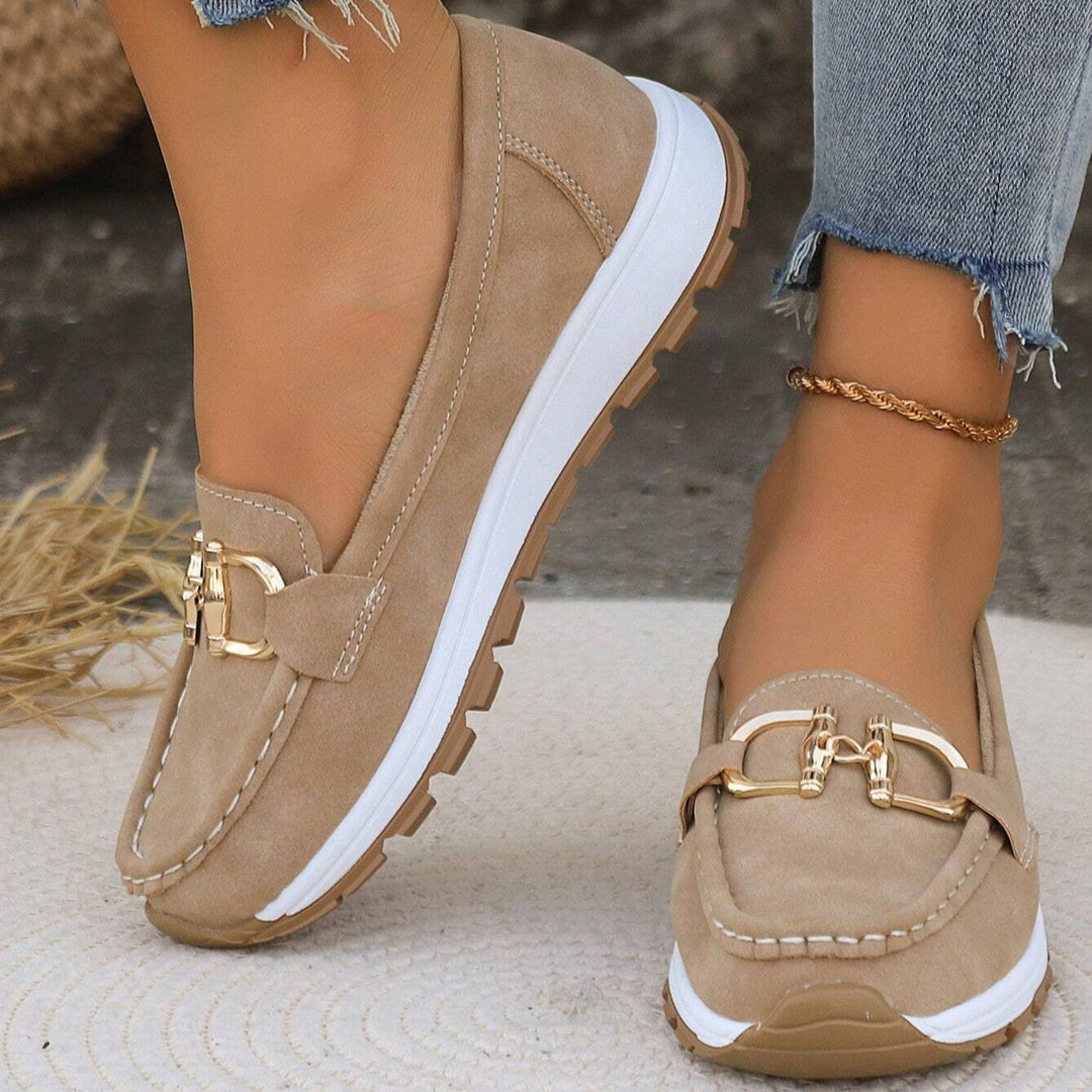 Ellie | Mocasines Planos con Detalle Metálico - Caqui